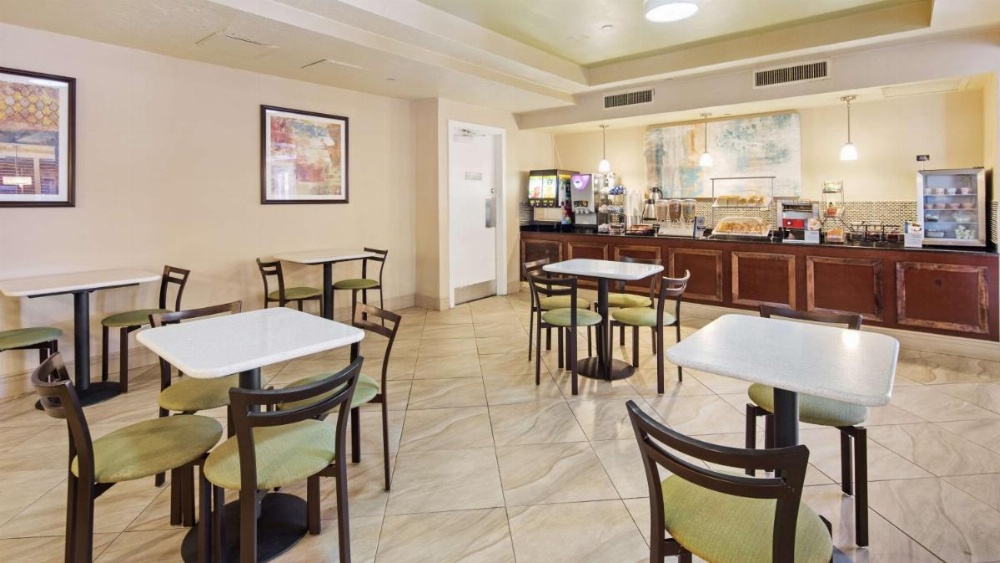 Best Western Plus Deerfield Beach Hotel & Suites Image 13